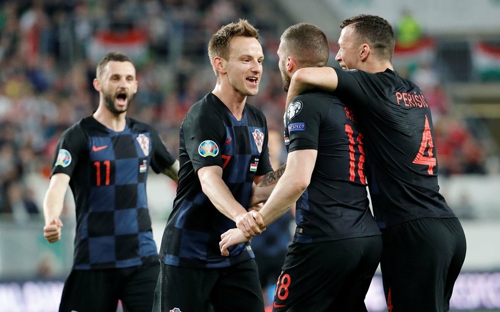 包含匈牙利击败克罗地亚，继续保持不败的词条