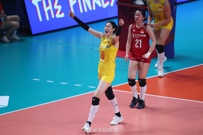 包含加拿大女排逆转强敌挺进四强的词条