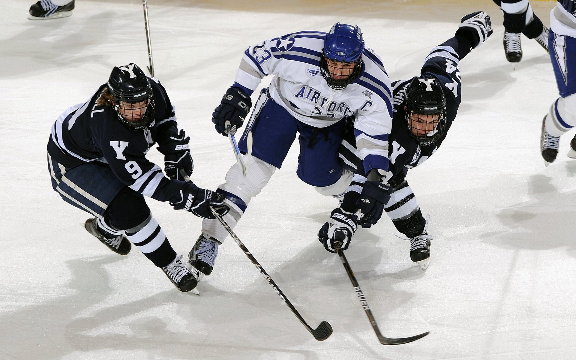 卡拉斯科一锤定音，乌克兰战术纪律击穿哥斯达黎加防线