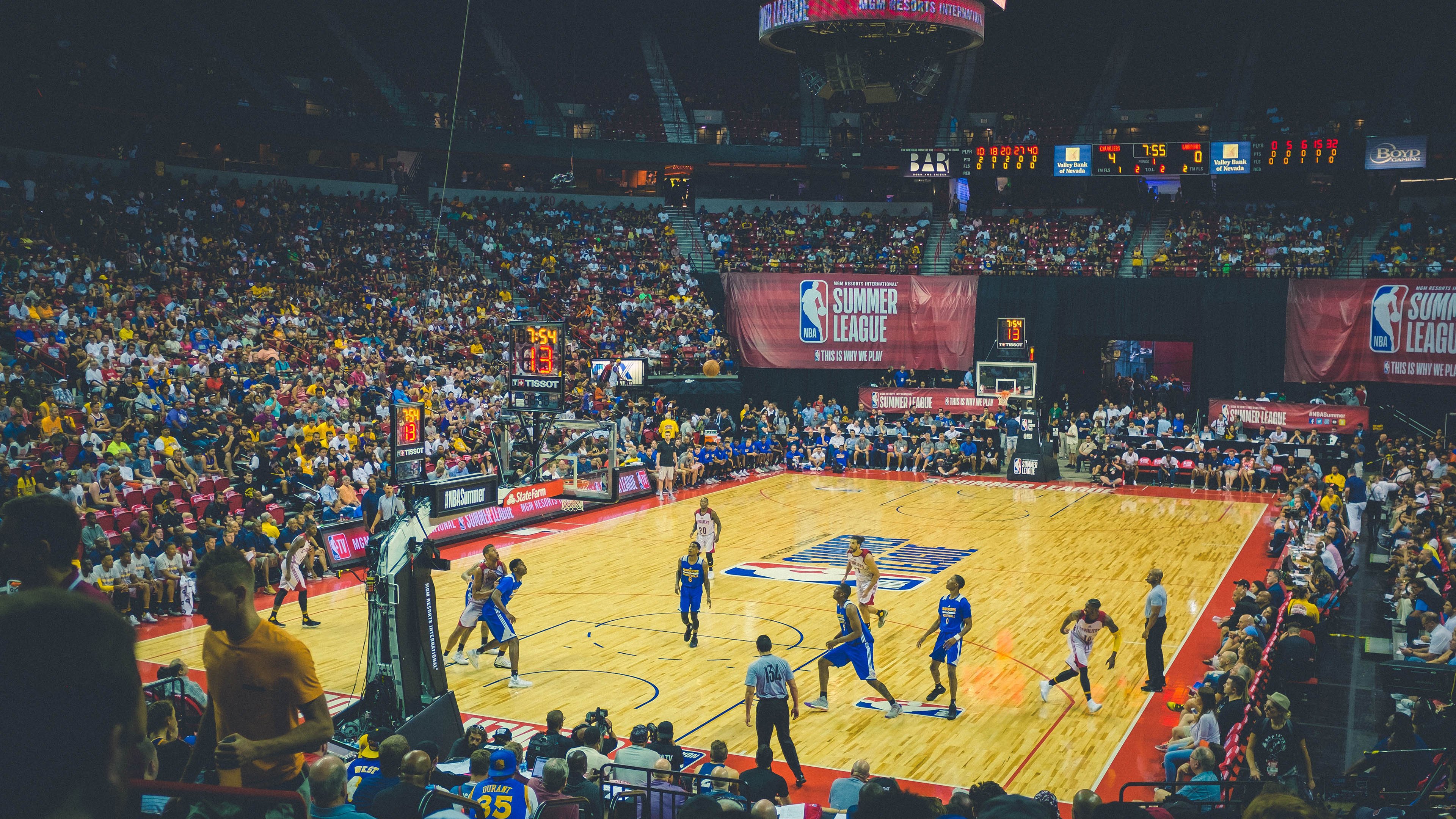 赛道风云，迈凯伦横扫哈斯，勒克莱尔惊艳四座