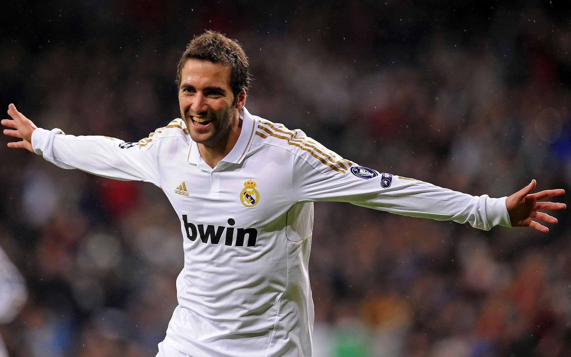 欧冠新章，韩国风暴轻取里昂，哈弗茨闪耀定乾坤